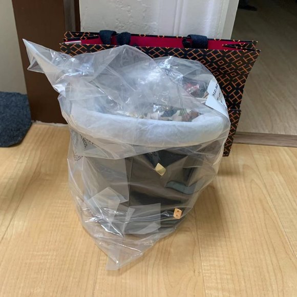 TORY BURCH EMERSON MINI BUCKET BAG - Picture 8 of 12